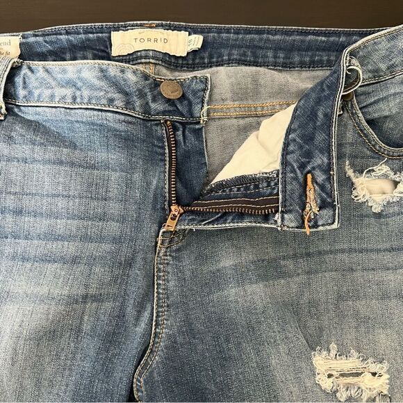 Torrid Jeans Womens Size 18 Blue Ex-Boyfriend Straight Distressed Stretch Denim - Picture 8 of 16